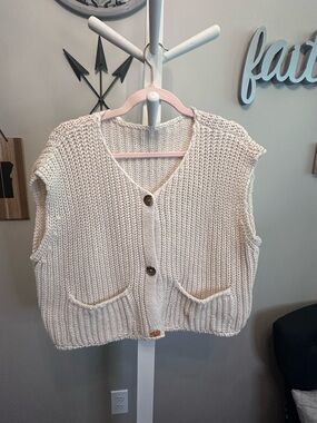 Chunky Knit Sleeveless Cardigan Vest - Cream